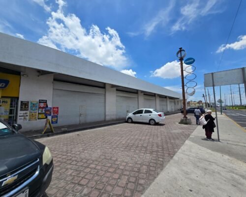 LOCALES EN RENTA FRENTE A ESTACIÓN DEL TREN ZINACANTEPEC