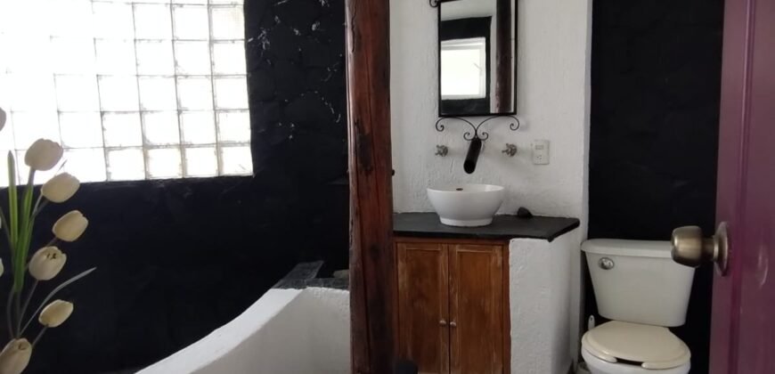 CASA EN VENTA, FRENTE A PARQUE SIERRA MORELOS, TOLUCA