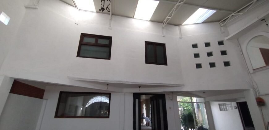 CASA EN VENTA, FRENTE A PARQUE SIERRA MORELOS, TOLUCA