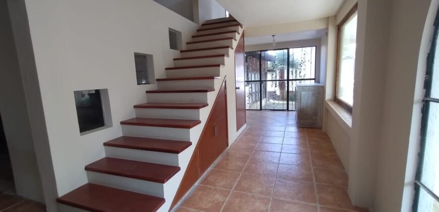CASA EN VENTA, FRENTE A PARQUE SIERRA MORELOS, TOLUCA